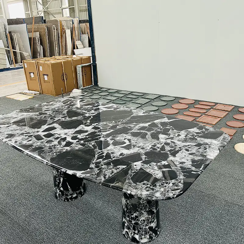 Mesa de comedor de mármol de gran antiguo