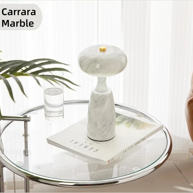 Lámpara de mesa de mármol